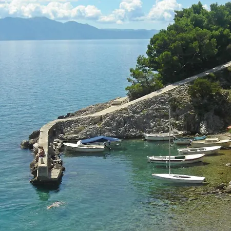 Mimoza * Drvenik (Split-Dalmatia)